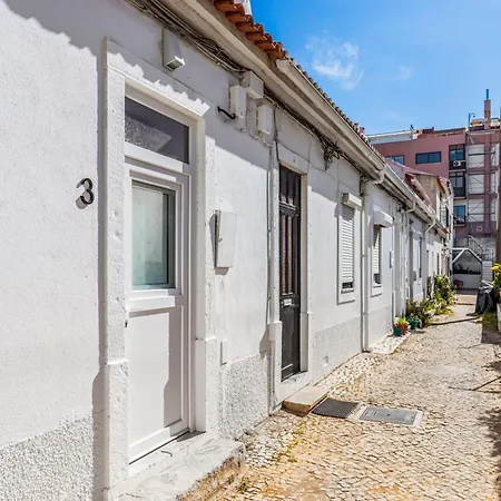 Σπίτι διακοπών Avenca Da - Tiny House 4 & Surf Lisbon Getaway Parede
