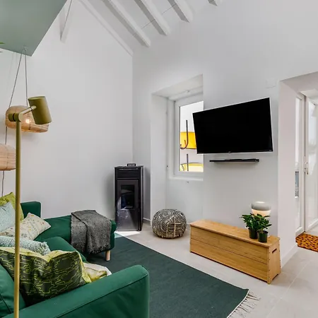 Scandi Tiny House By The Beach And Surf - Lisbon Coast Casa de Férias Parede