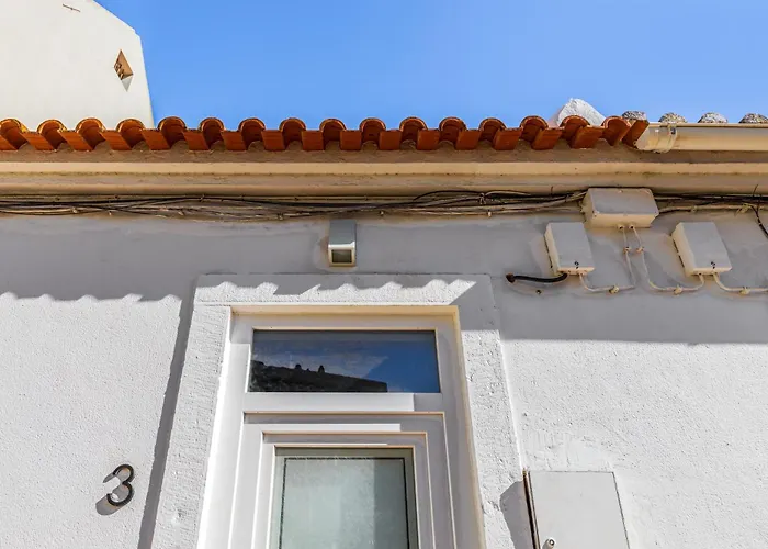 Avenca Da - Tiny House 4 & Surf Lisbon Getaway *