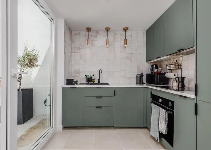 Avenca Da - Tiny House 4 & Surf Lisbon Getaway